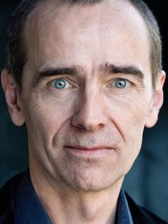 Роберт Мика