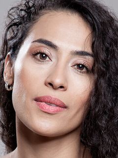 Вики Араико