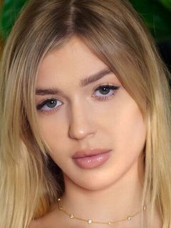 Маккензи Мосс