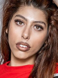 Лаура Корбачо