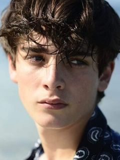 Андреа Арру