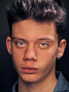 Леон Де Ла Валле