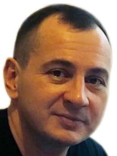 Илья Петров