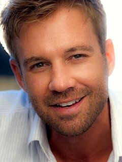 Итан Шарретт