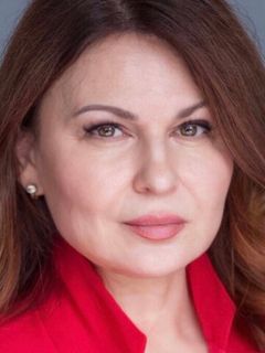 Лана Долева