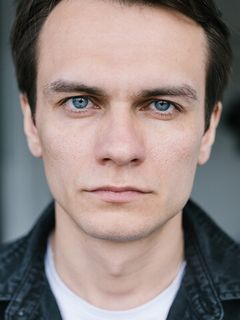 Антон Ефремов