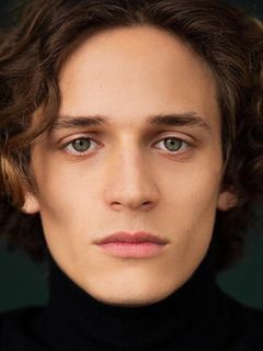 Висенте Жил