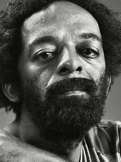 Нана Васконцелос