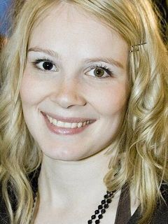 Памела Тола