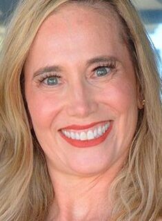 Лилли Джеймс