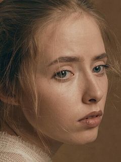 Анна Попова