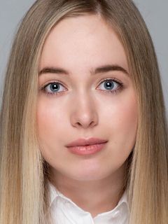 Елена Арутюнова