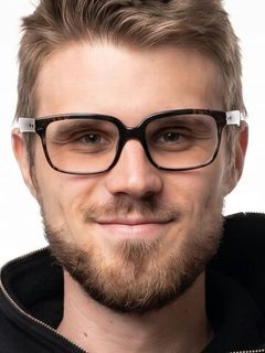 Антон Хромов