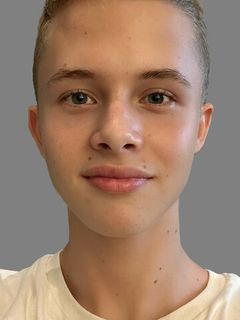 Леон Кемстач