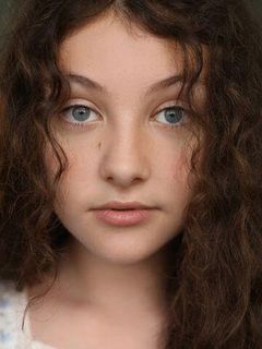 Chloe Raphael