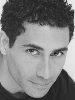 Джонатан Хова