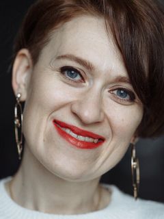 Элина Хворостова