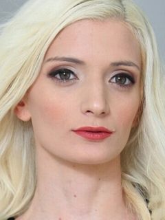 Mia Casanova