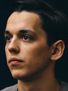 Антон Меньшиков