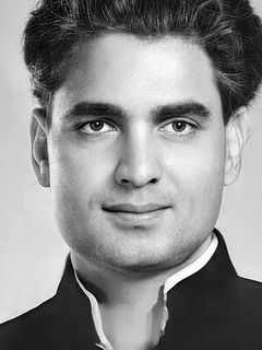 Камал Амрохи