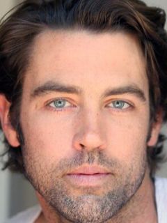 Митч Икинс