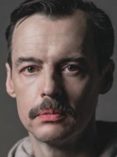 Пол Хилтон