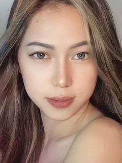 Алона Наварро