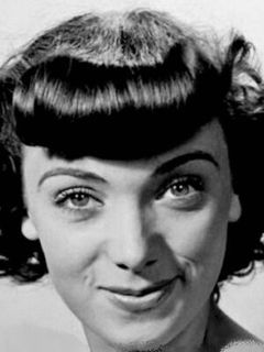 Ивонн Менар