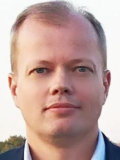 Евгений Петров