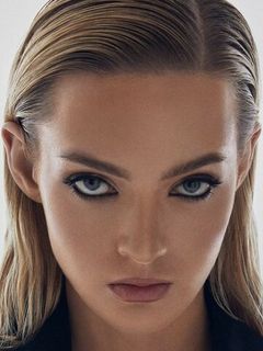 Анна Титова