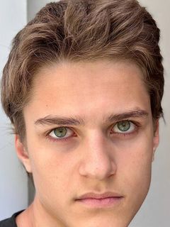 Михаил Иванов