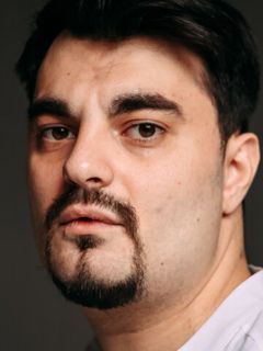 Руслан Шахов