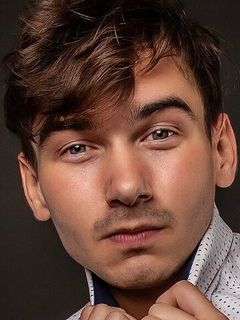 Максим Гоголев