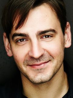 Ивен Лесли