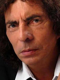 Алехандро Долина