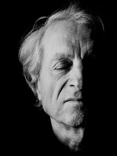 Янис Ксенакис