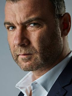 Лив Шрайбер
