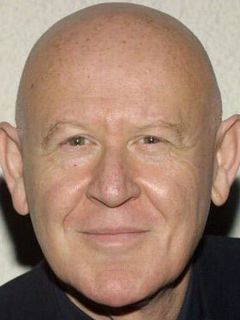 Дэниэл Бензали