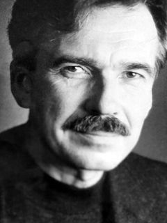 Юрий Петров
