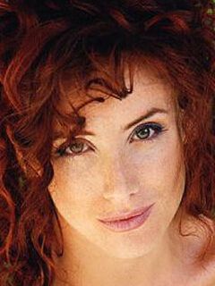 Стефани Лагард