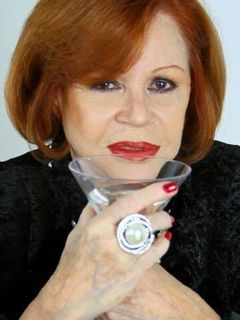 Нури Флорес