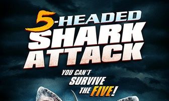 Нападение пятиглавой акулы