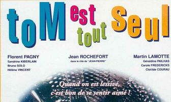 Том совсем одинок