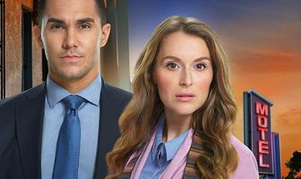 Picture Perfect Mysteries: Newlywed and Dead