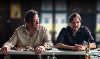 По соседству