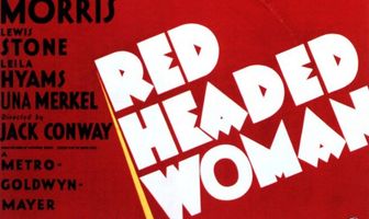 Женщина с рыжими волосами