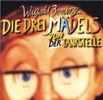 Три девушки на бензоколонке