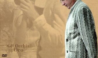 Очки в золотой оправе