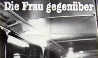 Женщина напротив