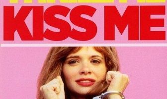 Обними меня, взволнуй, поцелуй